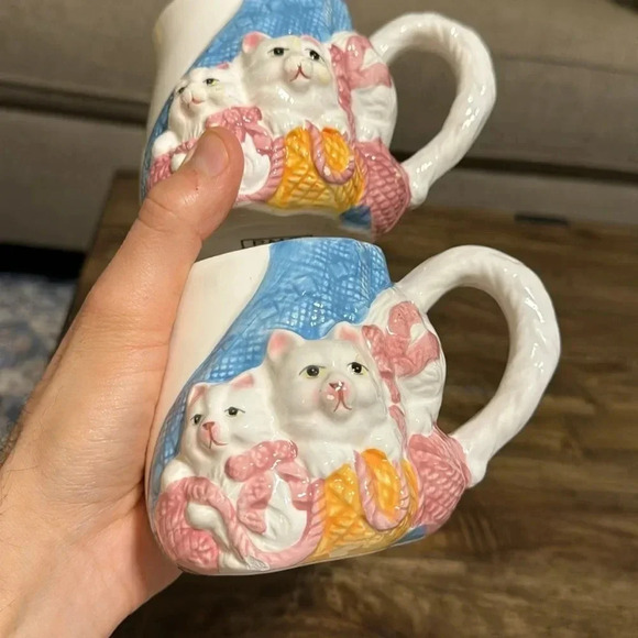 2 Vintage 3D Cats/Kittens Coffee/Tea Mugs/Cups Set of 2 Collectible PMC - Picture 2 of 16